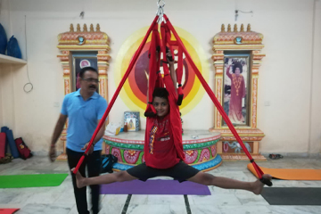 Kids Arieal Yoga